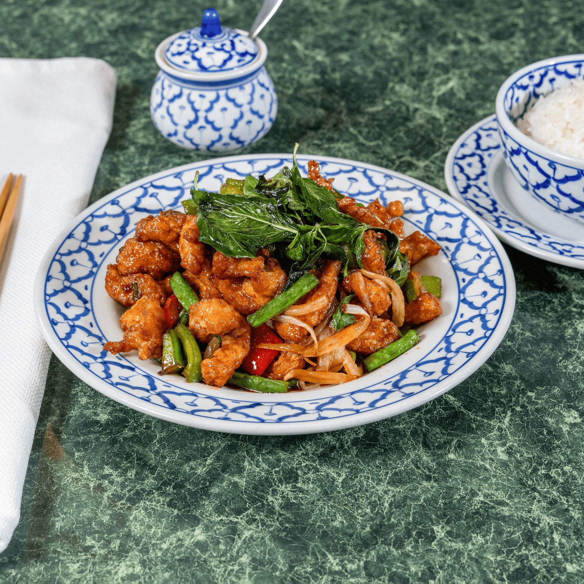 Crispy Chicken / Tofu Basil.